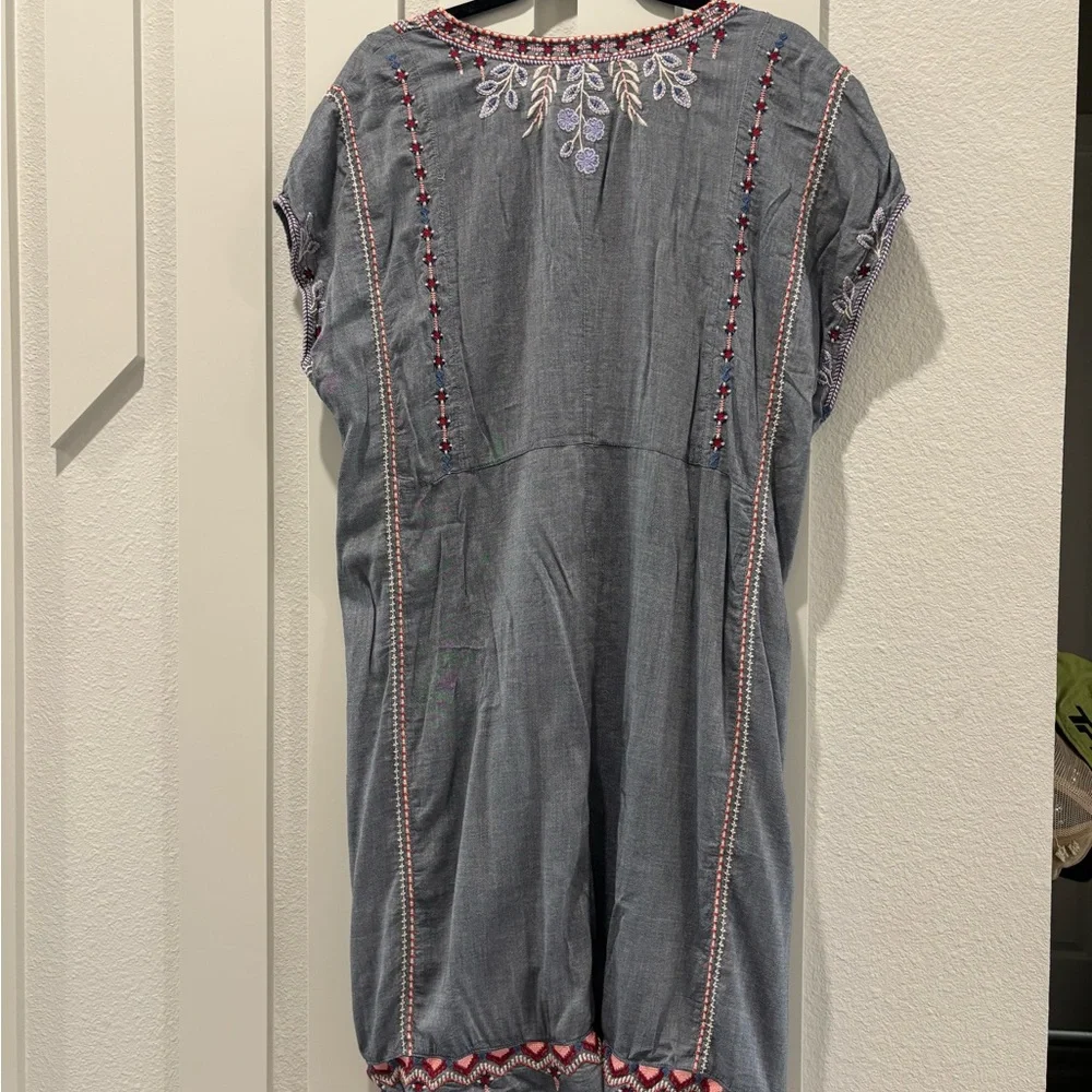 Johnny Was Gray Embroidered Top with Red and Purple Details Size XL - Picture 2 of 4